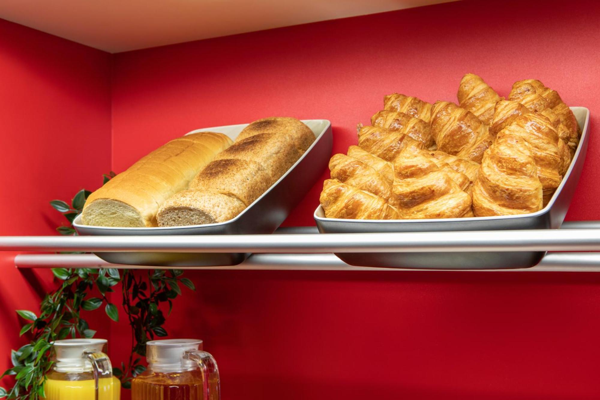 Hotelf1 Chilly Mazarin Les Champarts Εξωτερικό φωτογραφία